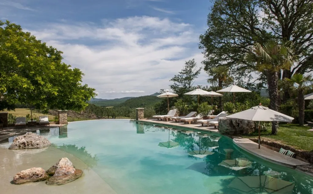 Borgo pool area