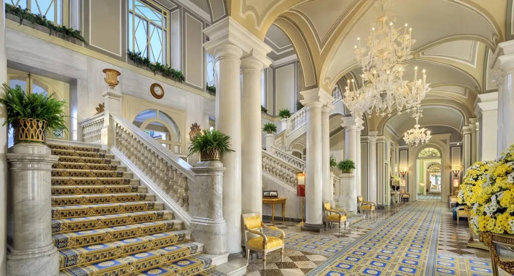 Villa d'Este lobby