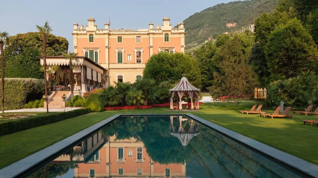 Villa Feltrinelli tuinen en zwembad