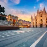 Mailand. Stadtbild von Mailand, Italien mit Mailänder Dom bei Sonnenaufgang.