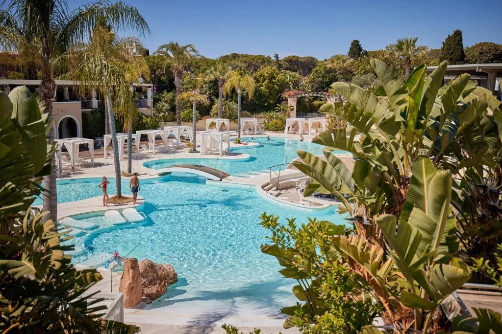 Waterpark with sunbeds